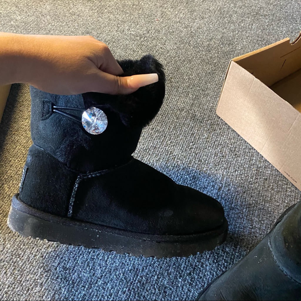 Ugg Bailey Button Bling